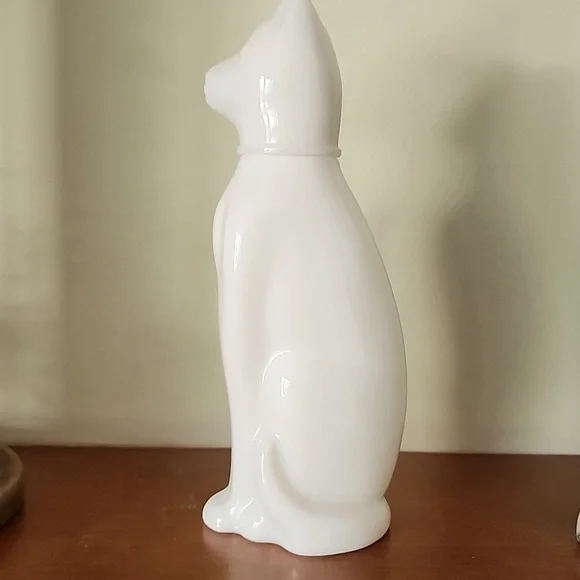 Vintage Milk Glass Avon Cat Bottle - Picture 3 of 5